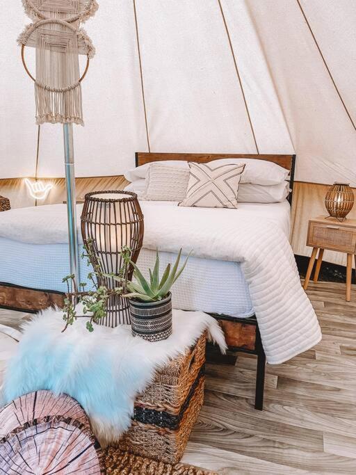 Cute Off Grid Glampsite With Wifi- 5 Min From Haleiwa Town Hotel Exterior photo