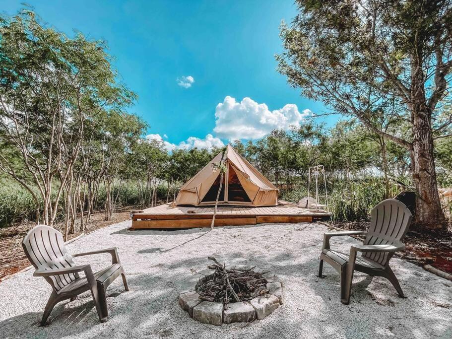 Cute Off Grid Glampsite With Wifi- 5 Min From Haleiwa Town Hotel Exterior photo